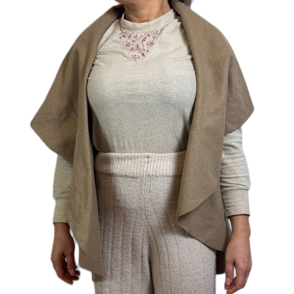 Oh Concept 100% Wool Beige Sleeveless Open-Front‎ Cape Poncho - NWT One Size